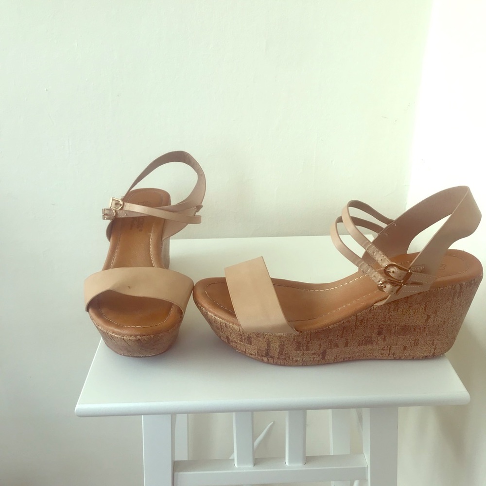 Strappy nude wedges